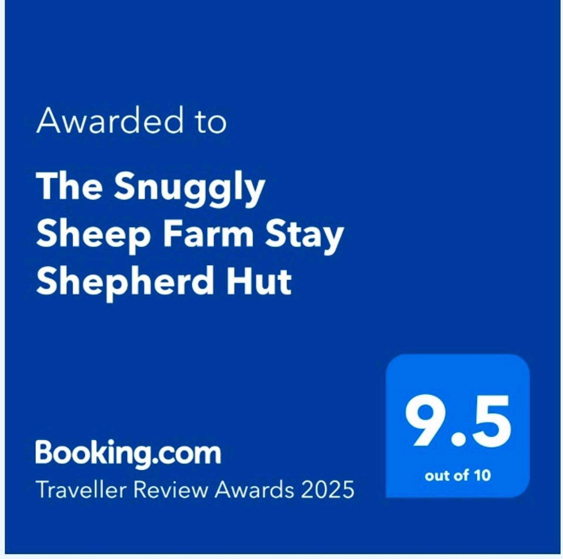 The Snuggly Sheep Shepherd Hut Farm Stay Баллишаннон Экстерьер фото